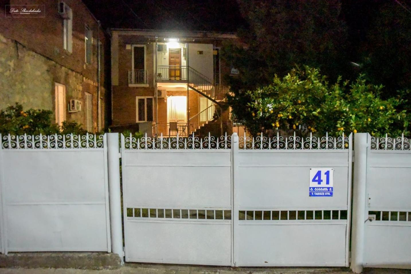 Apartment Soho Tabidze Kutaiszi Kültér fotó